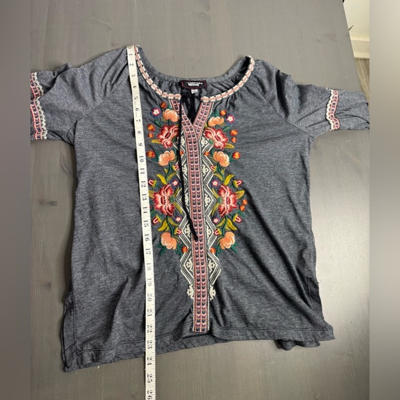 Johnny Was Gray Floral Embroidered Blouse - Picture 8 of 8